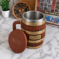 One Piece Mug Dorado - interior con posavasos