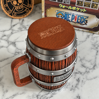 One Piece Mug Plateado - vista superior con posavasos